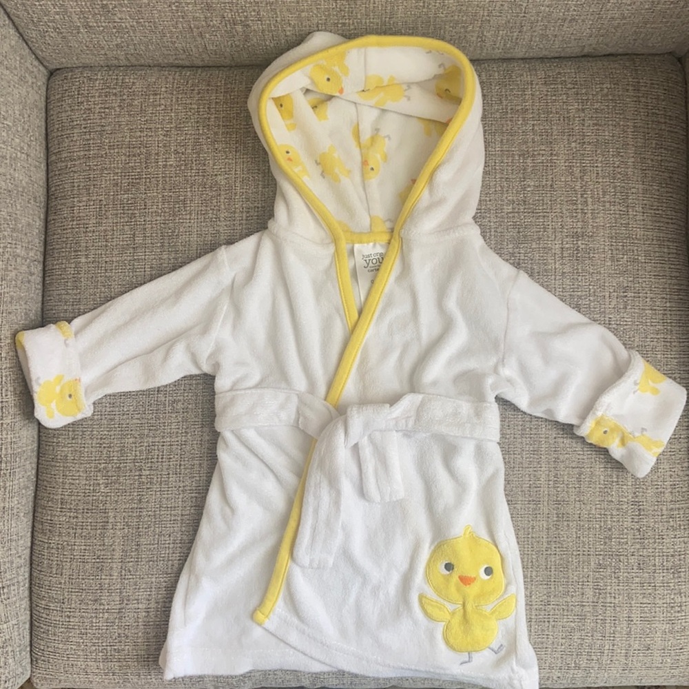 Carter’s 0-9 month baby bath robe